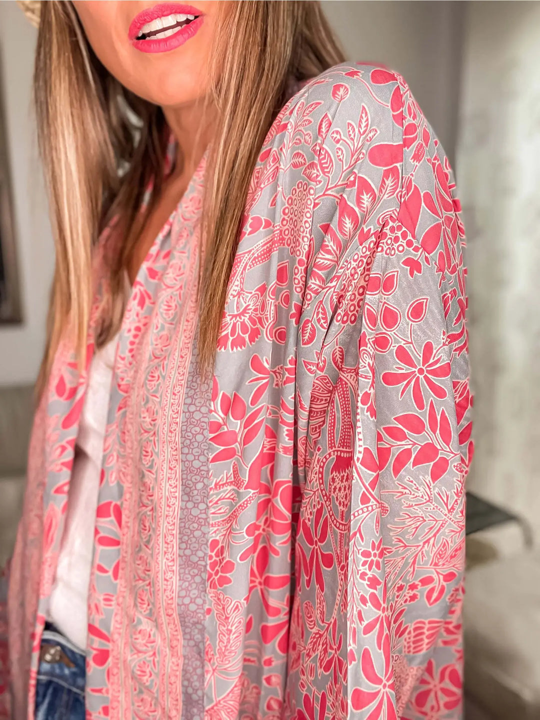 Sheyda Short Kimono - Red or Pink - @Saucy Ladies